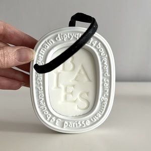 DIPTYQUE
Baies (Berries) Scented Wax Oval